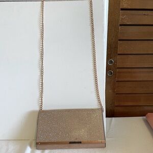 Beautiful vintage clutch or hanging purse clutch bag in gold tone with shine!